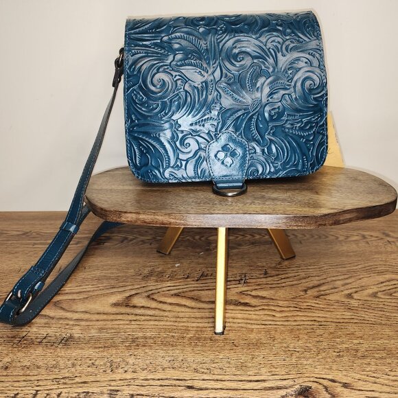 NWT-llina Flap Crossbody Bag in Coral Blue-Patricia Nash - Picture 3 of 16